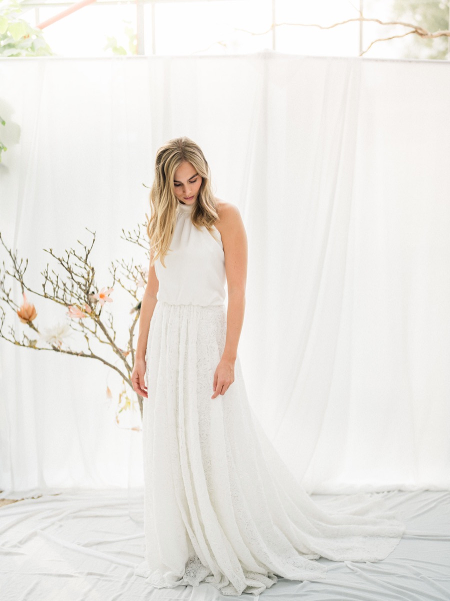 Halterneck brudekjole i satin